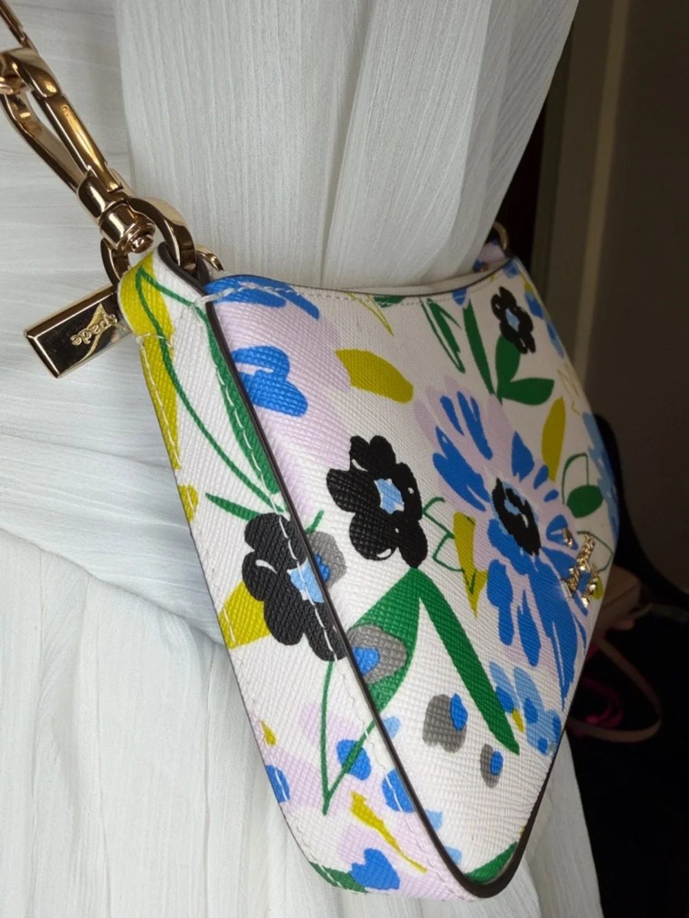 Kate spade nwt small crossbody bag. size 8 x 4 1/2 appx. very chic.! - Picture 3 of 8